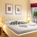 Domusfebo Sangiovannisuites ゲストハウス 4*