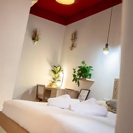 ゲストハウス Domusfebo Sangiovannisuites 4*