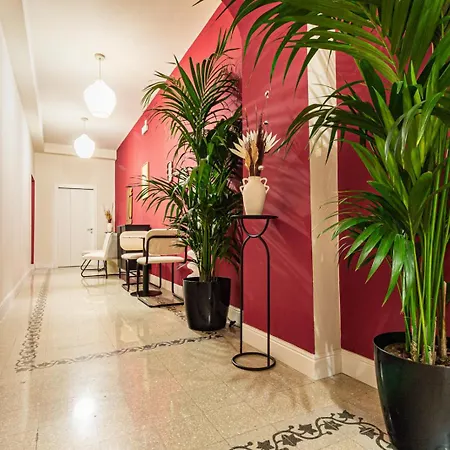 ゲストハウス Domusfebo Sangiovannisuites 4*