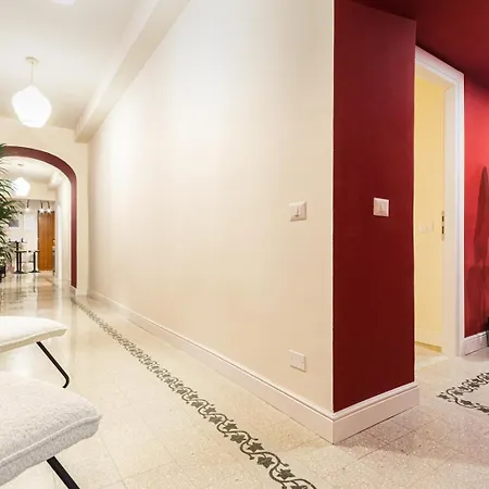 Гостевой дом Domusfebo Sangiovannisuites 4*