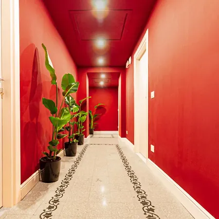 Гостевой дом Domusfebo Sangiovannisuites Рим