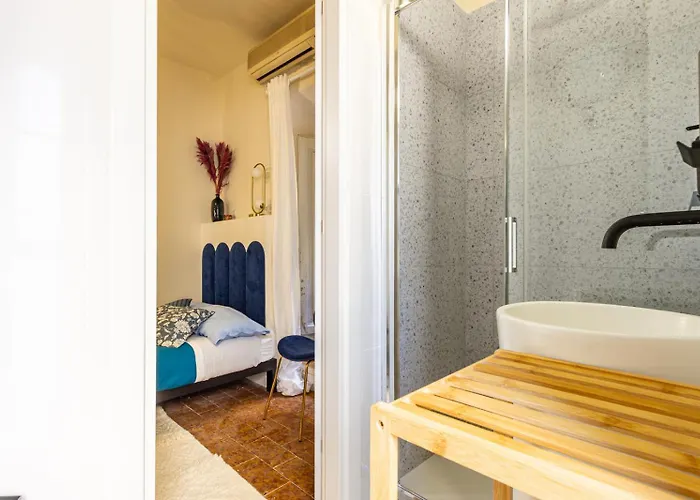 Affittacamere Domusfebo Sangiovannisuites 4*